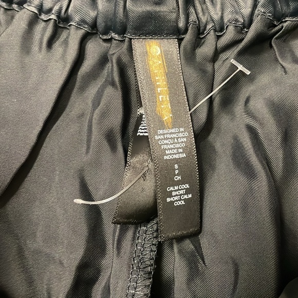 Athleta Calm Cool Sleep Shorts Womens Size Small Black Shorts Pajamas PJs NWOT - Picture 2 of 3